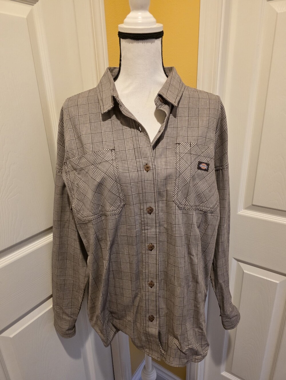 DICKIES BROWN CHECKED SHIRT, SIZE L, NEW